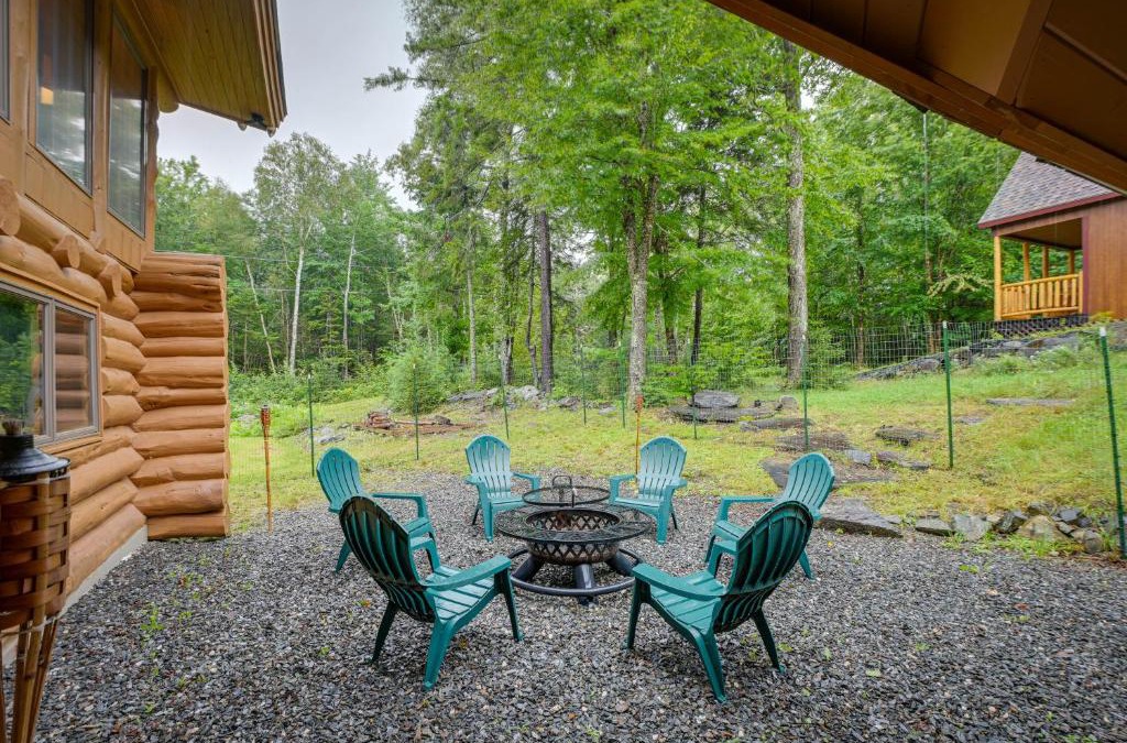 Greenville House | Secluded Greenville Cabin Walk to Moosehead Lake!