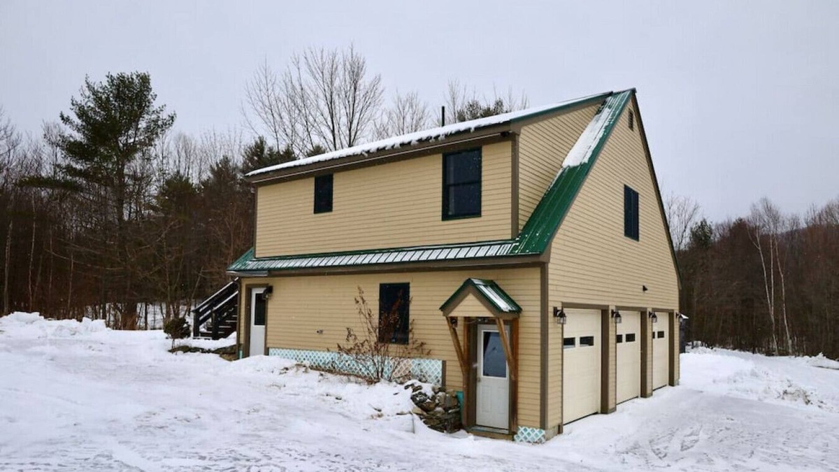 West Paris Apartment | Secluded Guest House