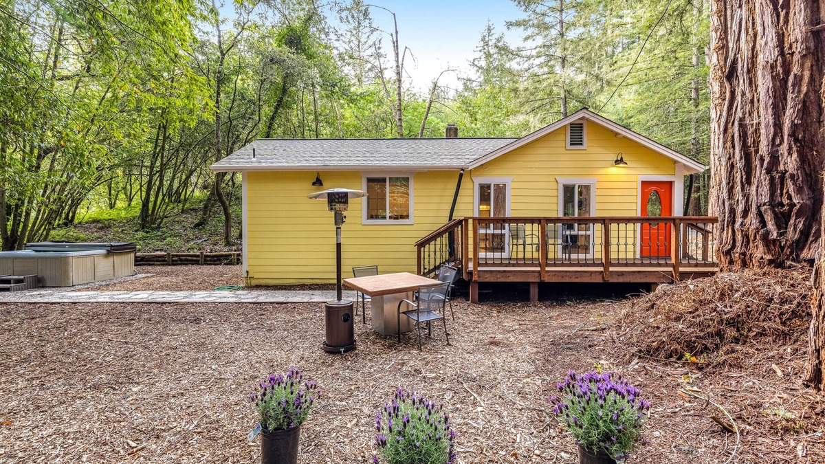 Freestone House | Secluded home with hot tub, washer/dryer, WiFi - near wineries, beach