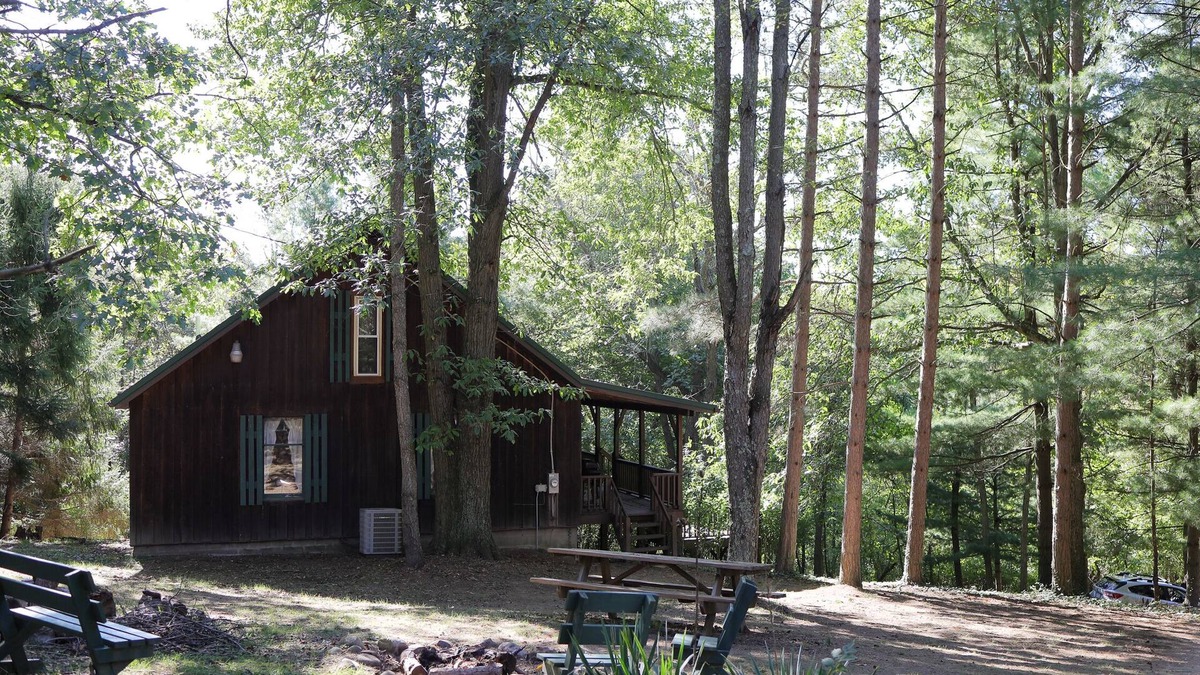 Old Washington Cabin | Secluded Hot Tub Cabin in the Heart of Southeast Ohio