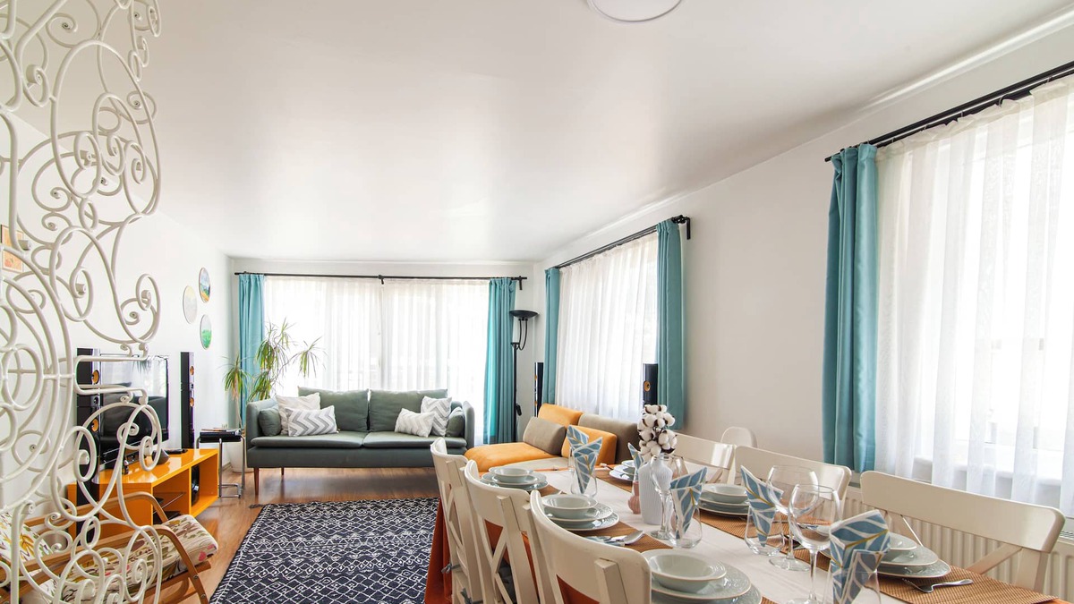 Besiktas House | Secluded house | Near Bosphorus | Besiktas | 2 AC | Fast WiFi | Baby Crip | 3BR