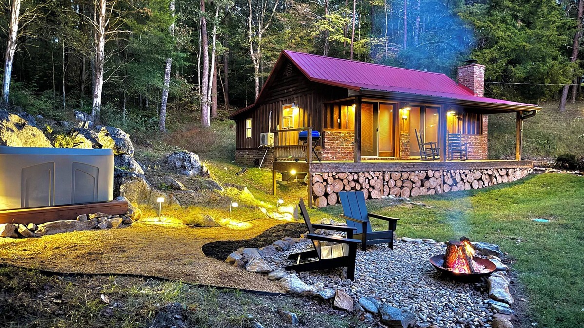 Cosby Cabin | Secluded Lake Front Lodge In Cosby - Your Ultimate Hideaway