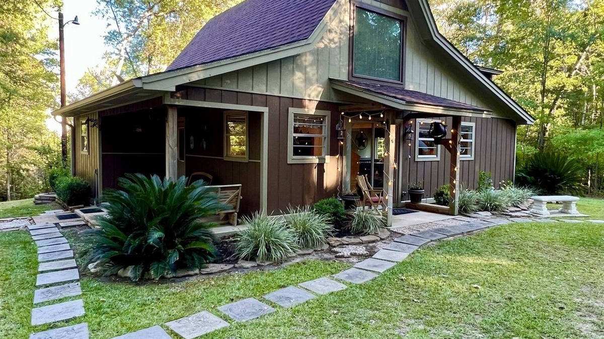 Broaddus House | Secluded Lake House with boat ramp in neighborhood on Sam Rayburn Reservoir