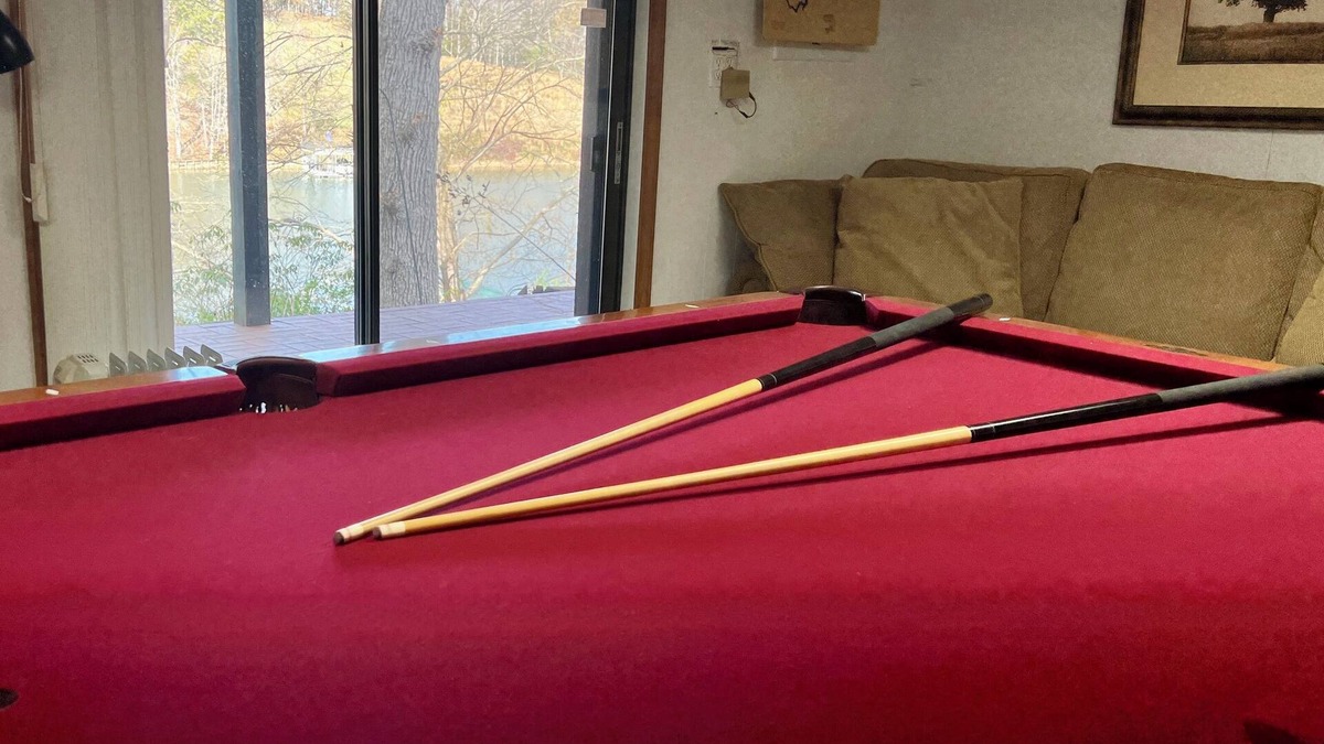 St. Stephens House | Secluded lakefront bliss with a private deck, pool table, and ping pong!