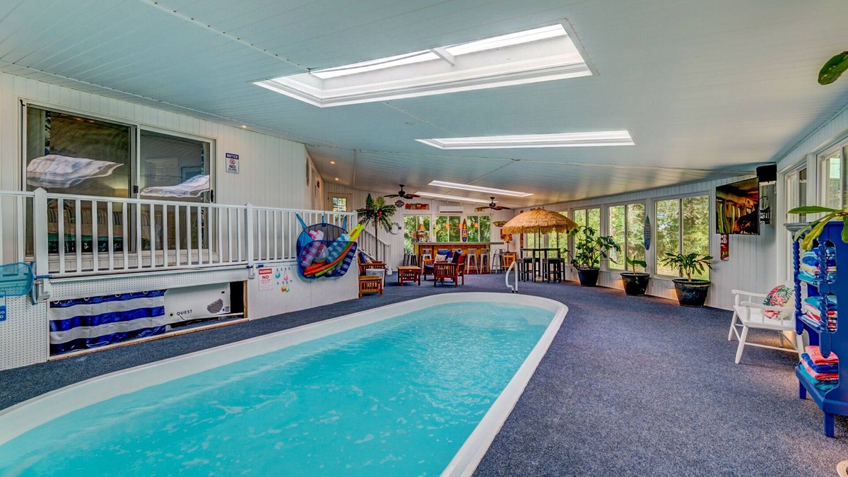 Eutawville House | Secluded Lakefront House w/indoor pool - 2 Houses - Margaritaville Bar