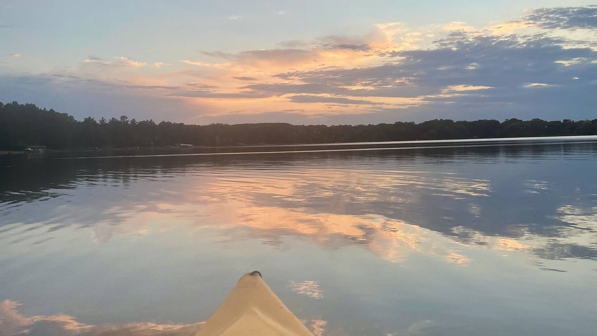 Ossipee House | Secluded lakeside retreat with hot tub, sandy beach, game room, & near Nisswa.
