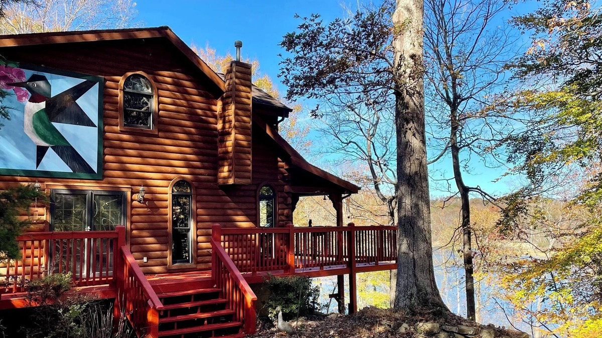 Cub Run Cabin | Secluded lakeside retreat with lake view and hot tub. Close to Mammoth Cave.