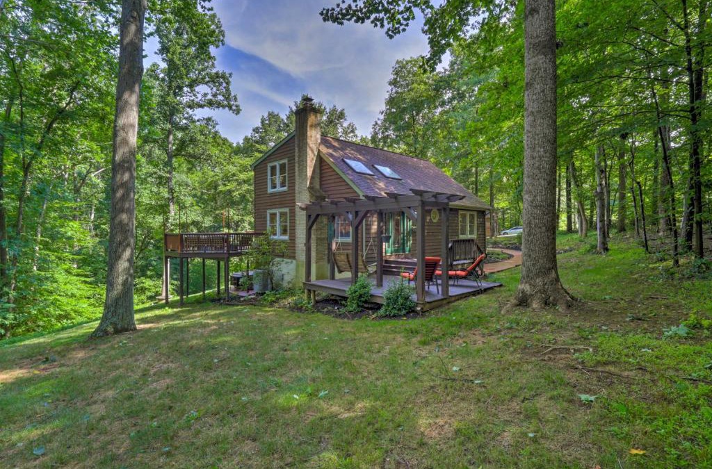 Aldie House | Secluded Leesburg Retreat with Private Hot Tub!
