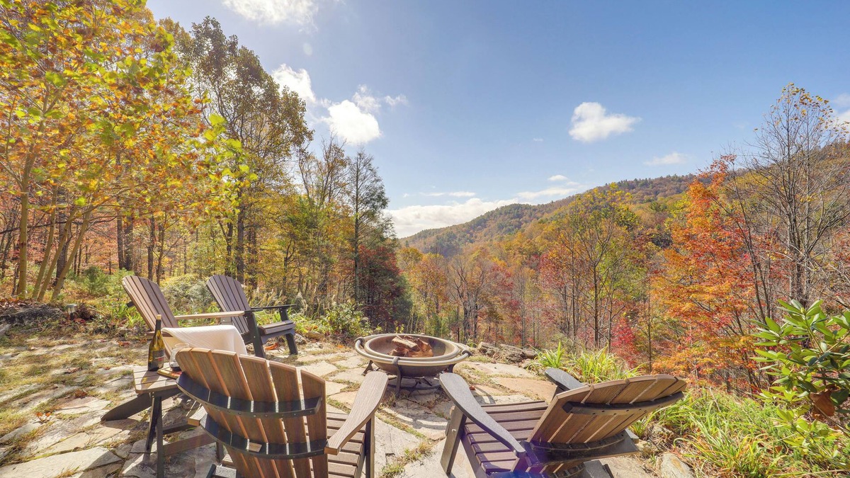 Apple Ridge Cabin | Secluded Lenoir Cabin: 4 Mi to Dtwn Blowing Rock