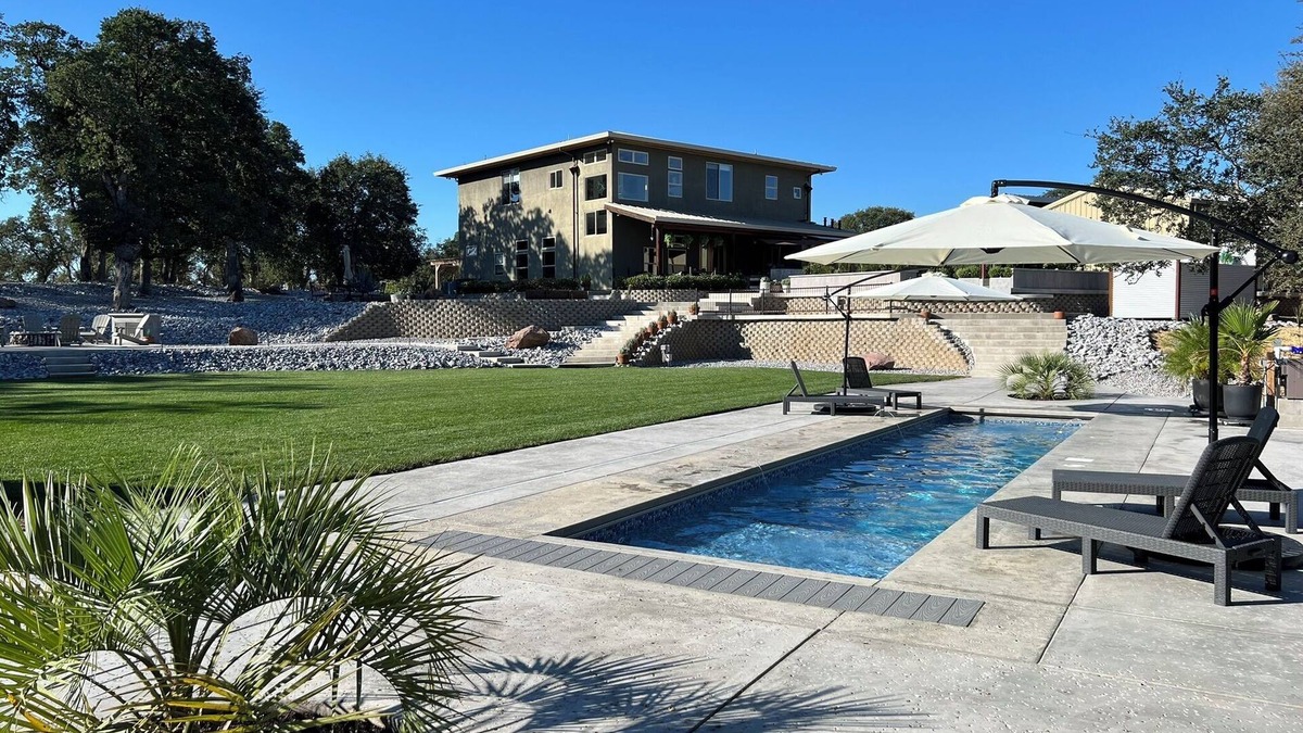 Cottonwood House | Secluded Luxury at Oak Hollow Estate – Perfect for Groups of Up to 20