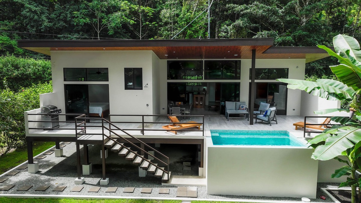 Dominical House | Secluded Luxury Rainforest Villa on the Baru River close to Dominical Beach !