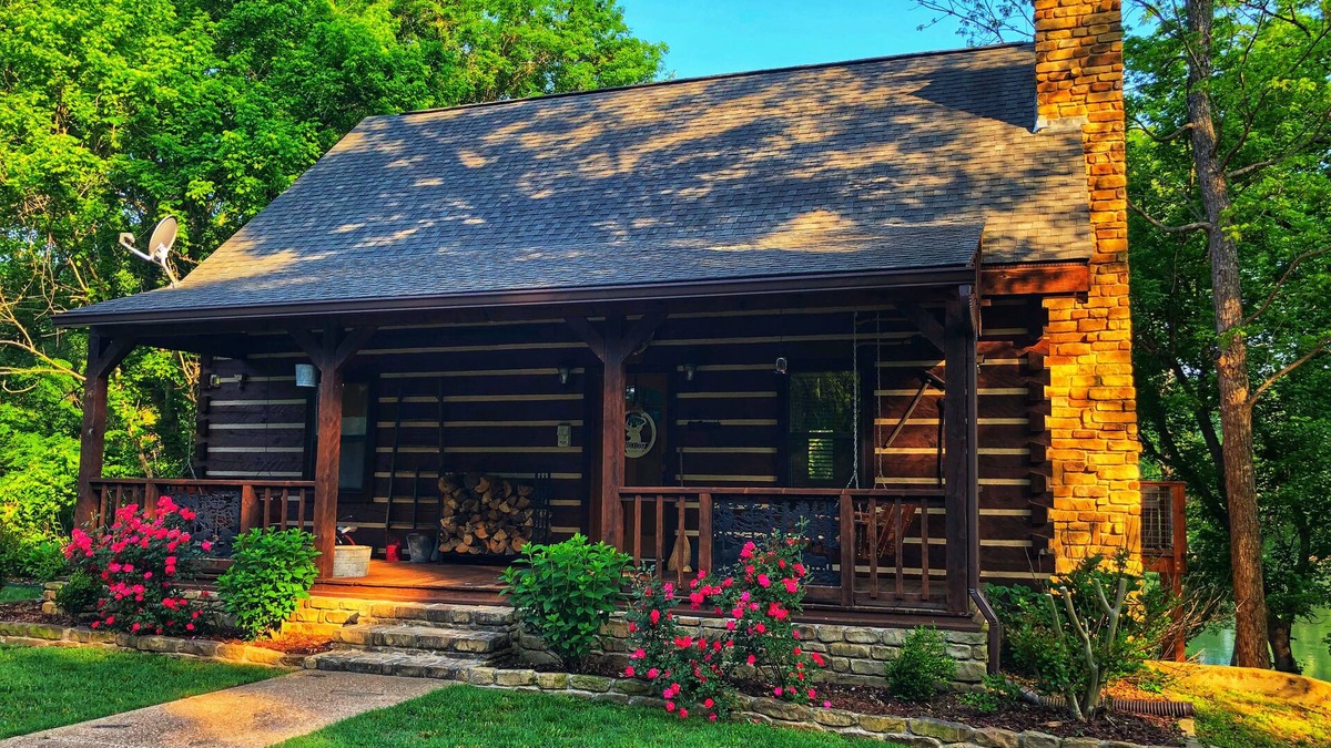 Boswell Cabin | Secluded, Luxury Retreat On The Banks Of The White River