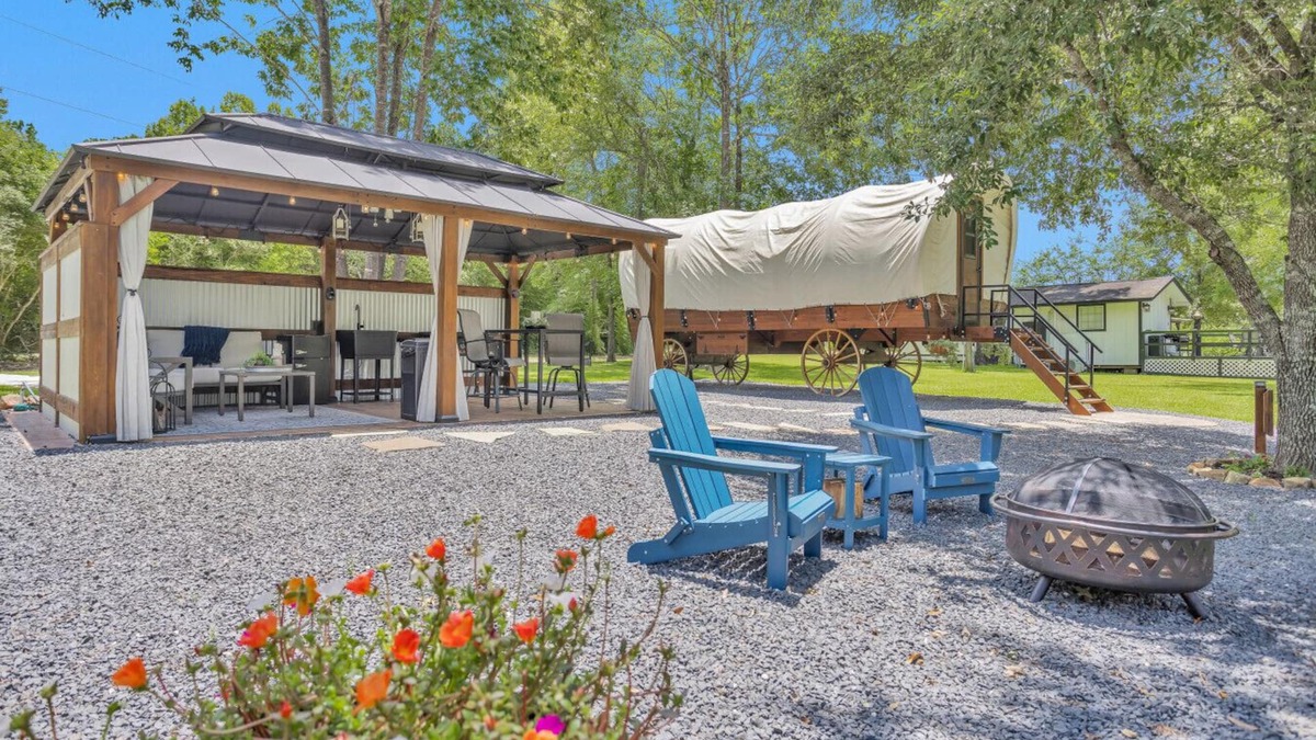 Montgomery Cabin | Secluded Luxury Wagon | Pond King Bed Patio