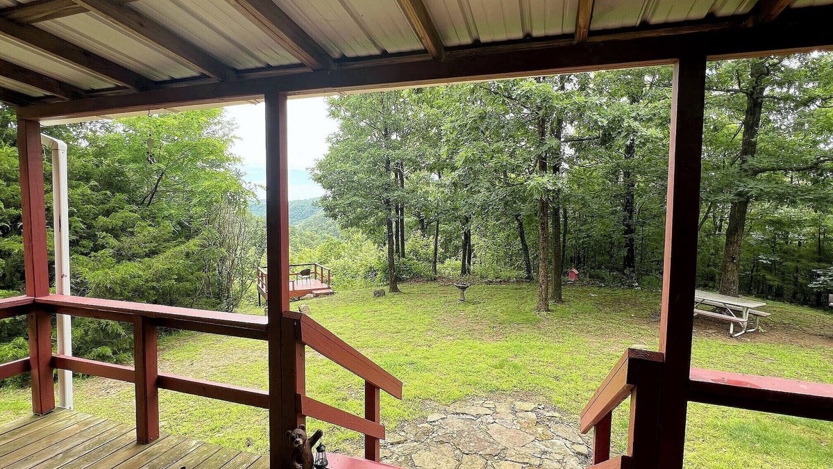 Jasper Cabin | Secluded mountain cabin with Ozark views from porch!