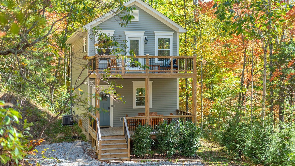 Fletcher Cottage | Secluded Mountain Cottage w HOT TUB near Asheville