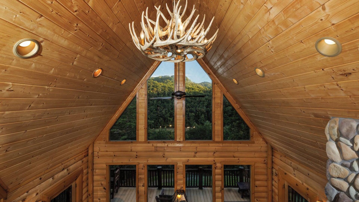 Fontana Dam Cabin | Secluded Mountain Lodge with private dock on a picturesque lake