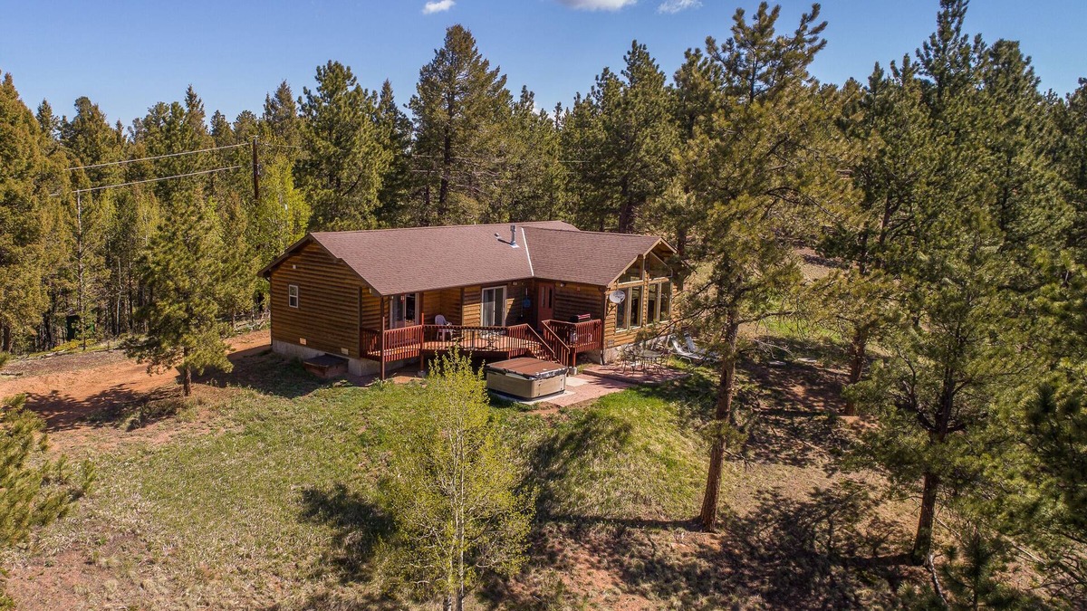 Woodland Park Cabin | Secluded Mtn cabin on 35 acres! Pikes peak view, Hottub,close to attractions!