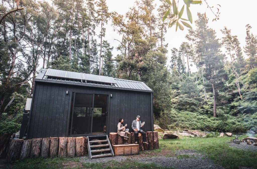 Hiawatha House | Secluded Off-Grid Cabin Tucked into the Bush - Anant