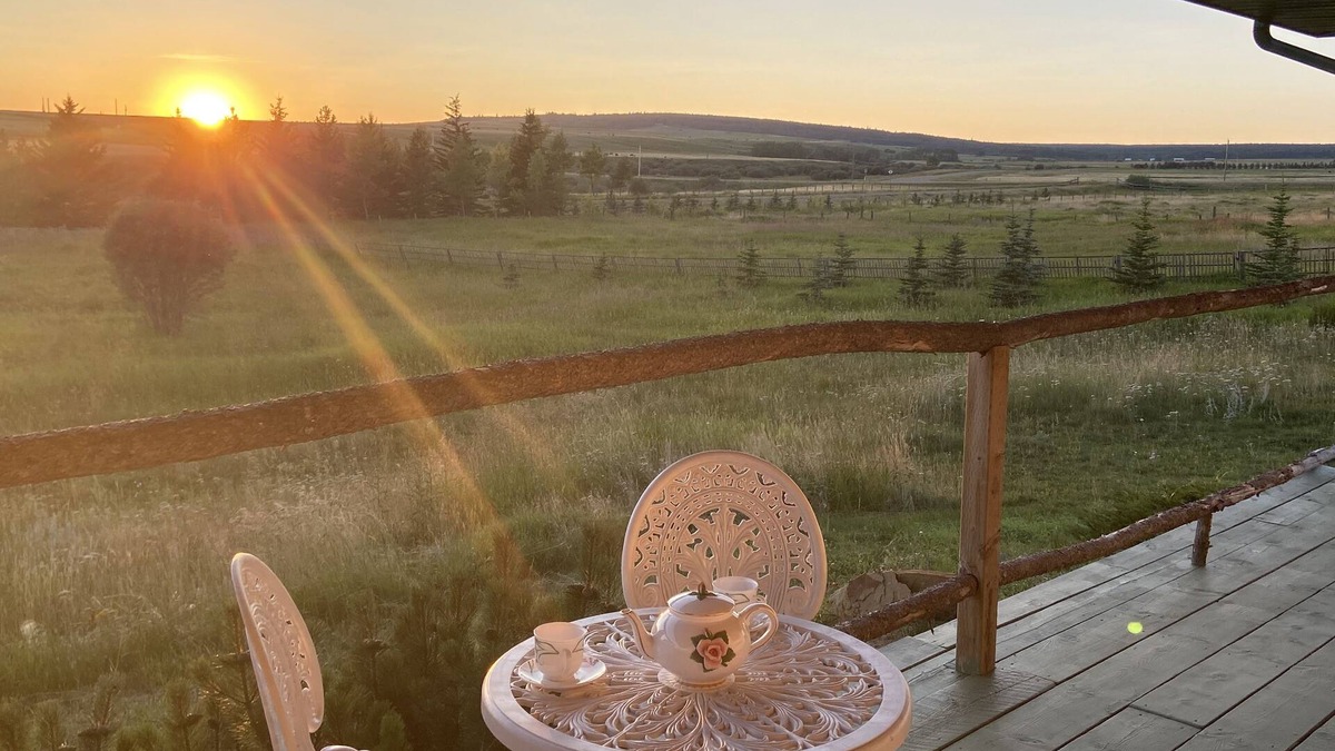 Alberta House | Secluded Peaceful Guesthouse ~ Spectacular Dark Sky