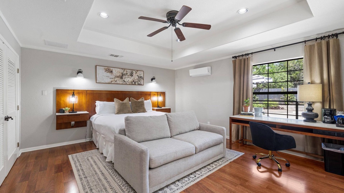 Crawford Apartment | Secluded Poolside Getaway where Boutique Hotel Vibes meet Nature