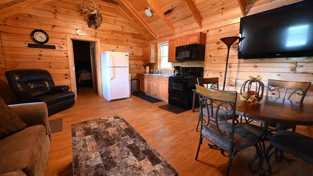 Blackwell Cabin | Secluded Private Cabins, on Two Twenty Acre Lakes
