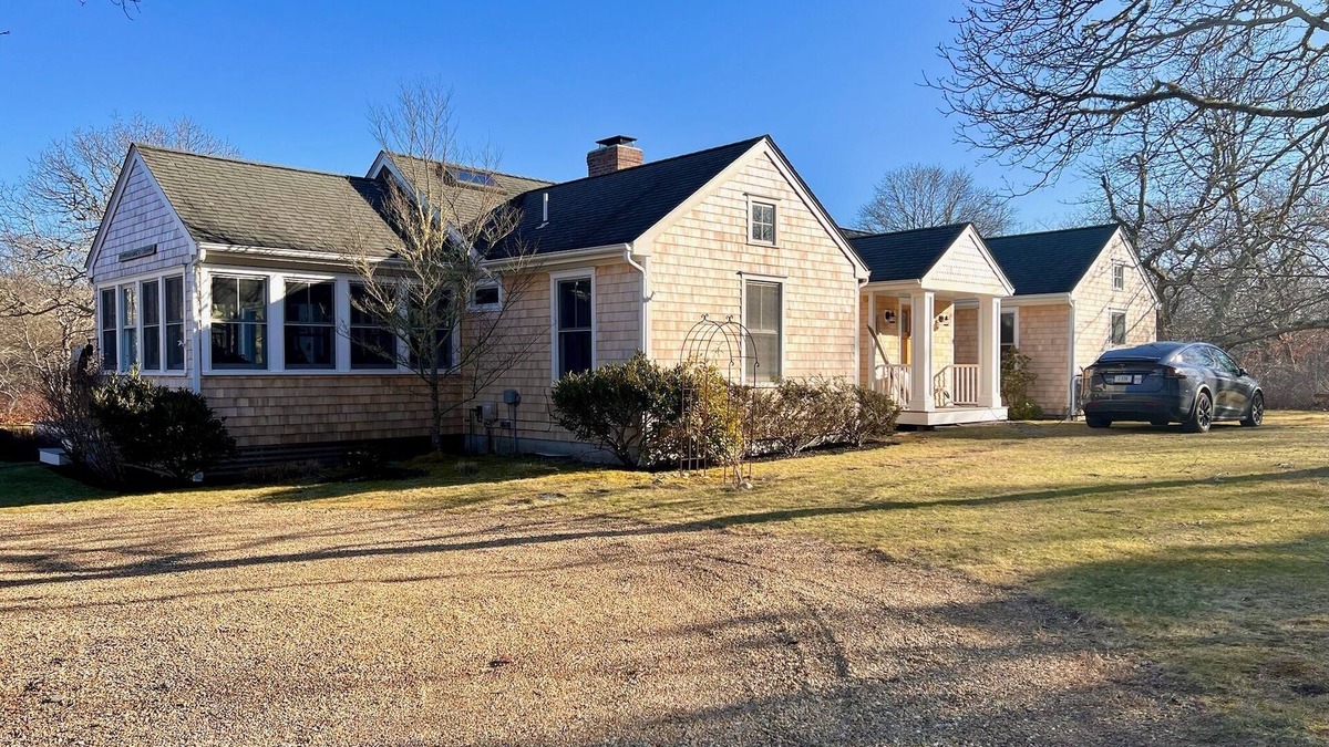 Edgartown House | Secluded, Private Vacation Beach Home on Chappaquiddick Island, Walk To Beach.