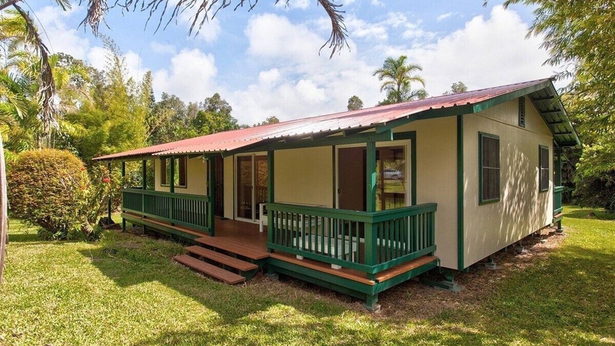 Kapoho House | Secluded Quiet Home Near Pahoa. Easy Day Trips to Hilo & Volcano National Park