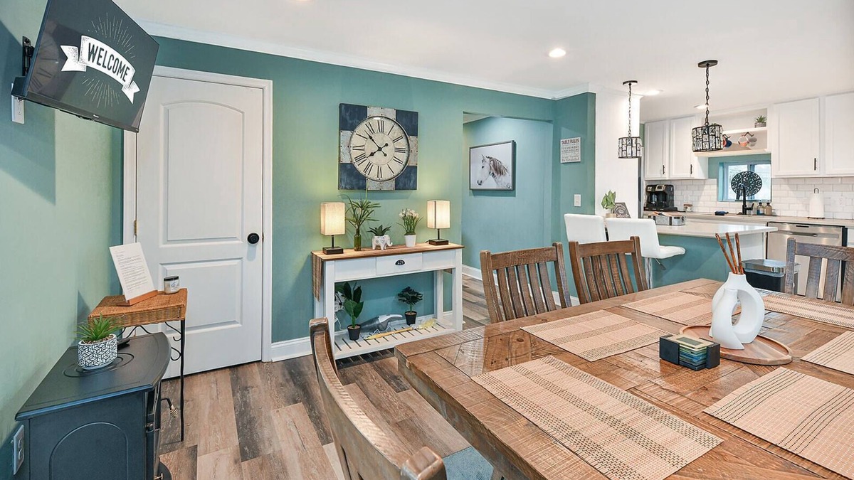 Rossville House | "Secluded Ranch Oasis: Elegance Meets Comfort!" Prvt Parking, WiFi,