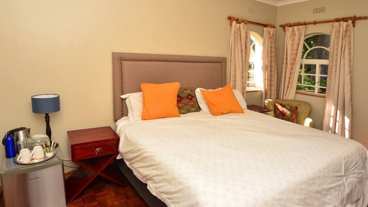 Harare East Bed & Breakfast | Secluded Renovated Guest Wing 1.3km from Sam Levy Village