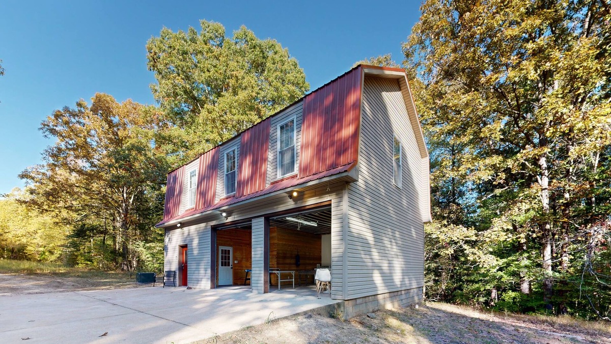Idlewild House | Secluded retreat home near lake with central AC, W/D, & games