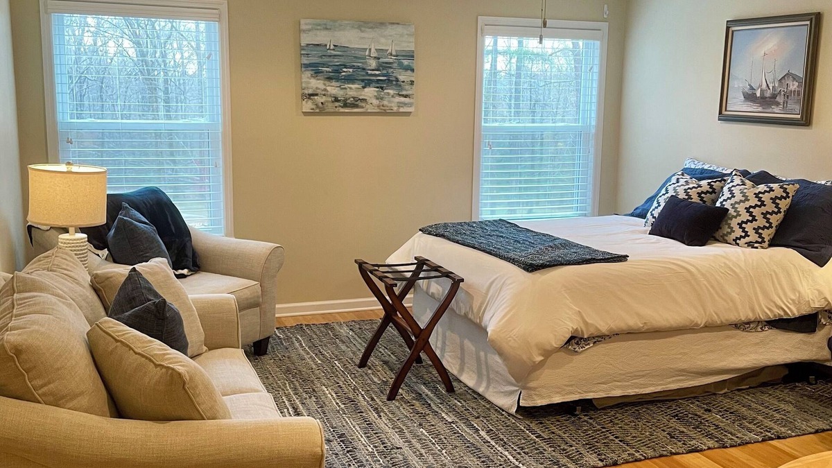 Harlem Apartment | Secluded, Scenic One Bedroom Suite Masters Rental