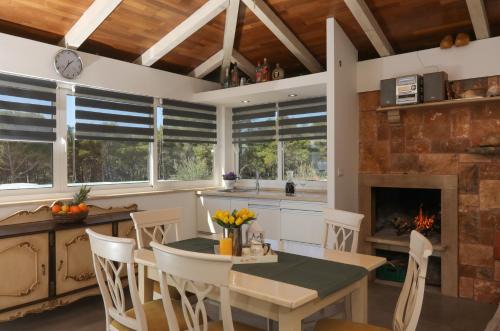 Cove Osibova (Milna) House | Secluded Seaside Holiday Home