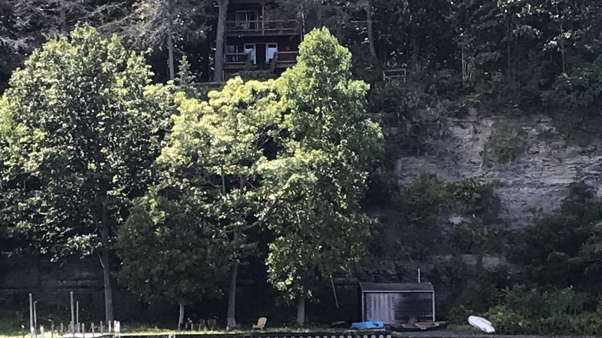 Rock Stream Cottage | Secluded seasonal Seneca Lake Cottage Overlooking the Lake