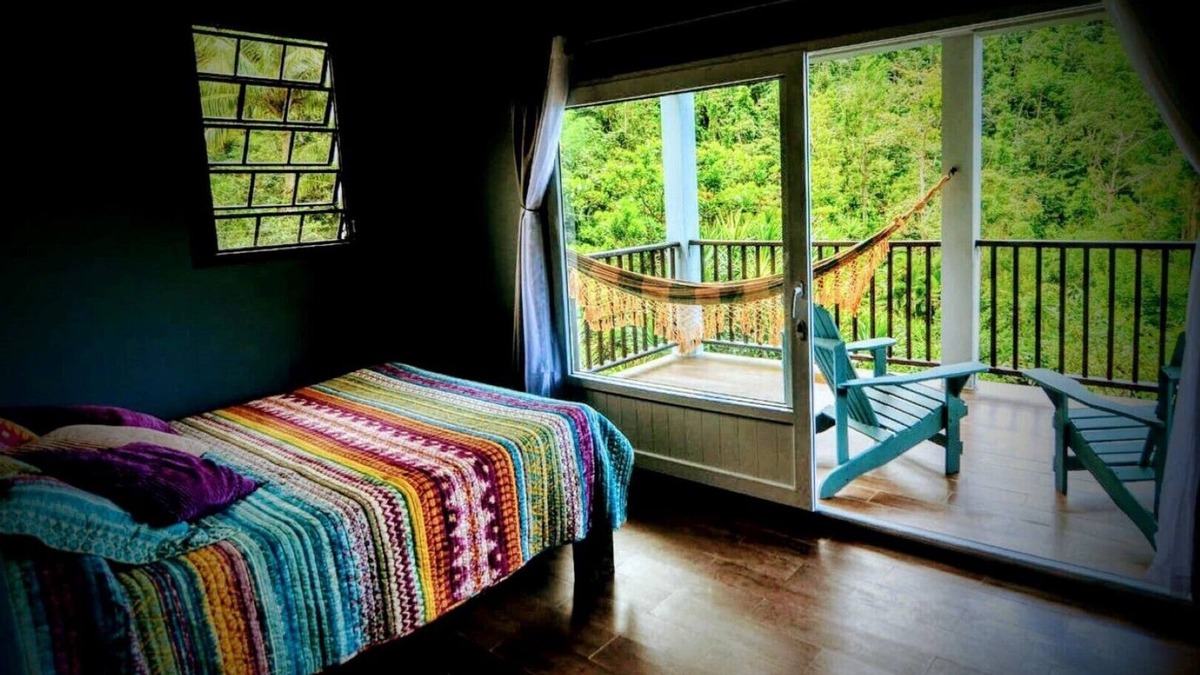 Pont Casse Cottage | Secluded seaview solar cottage w/organic greenhouse & farm to table cuisine