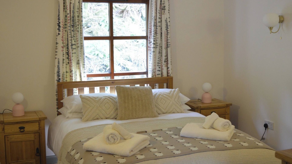 Duirinish Ski Chalet | Secluded self-Catering chalet near Plockton and the Isle of Skye, well equipped and dog friendly.