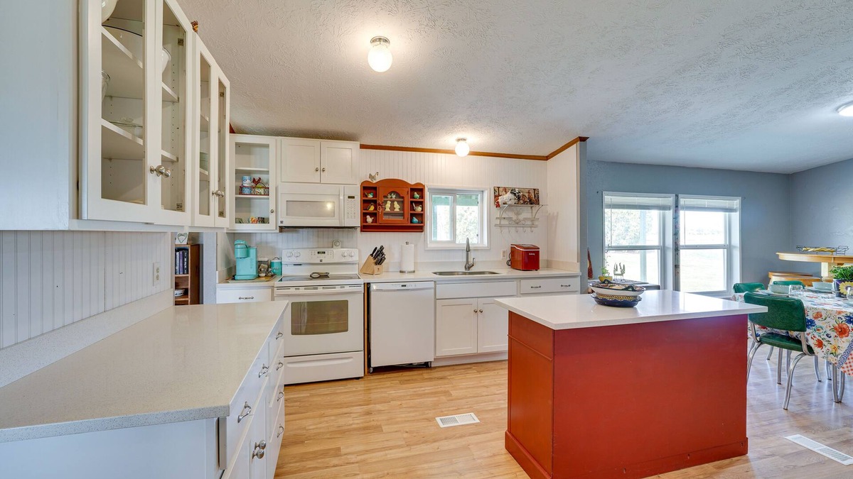 Dairy House | Secluded Southern Oregon Vacation Rental Getaway!