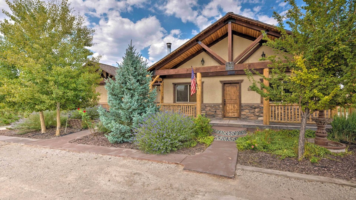 Sterling House | Secluded Sterling Abode: Near Palisade State Park!