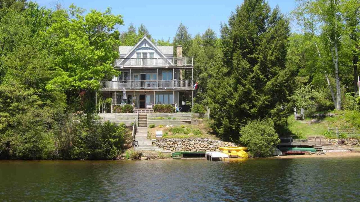 Rindge House | Secluded, Stunning Lakefront Home
