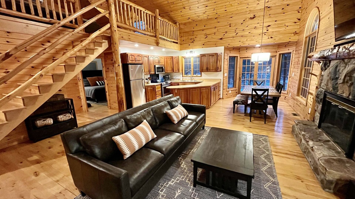 Tustin Cabin | Secluded Tustin Cabin with Fire Pit and Hiking Trails