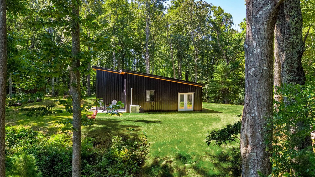Meadows Of Dan House | Secluded, Unique, Modern Mountain Home Near River and Blue Ridge Parkway!