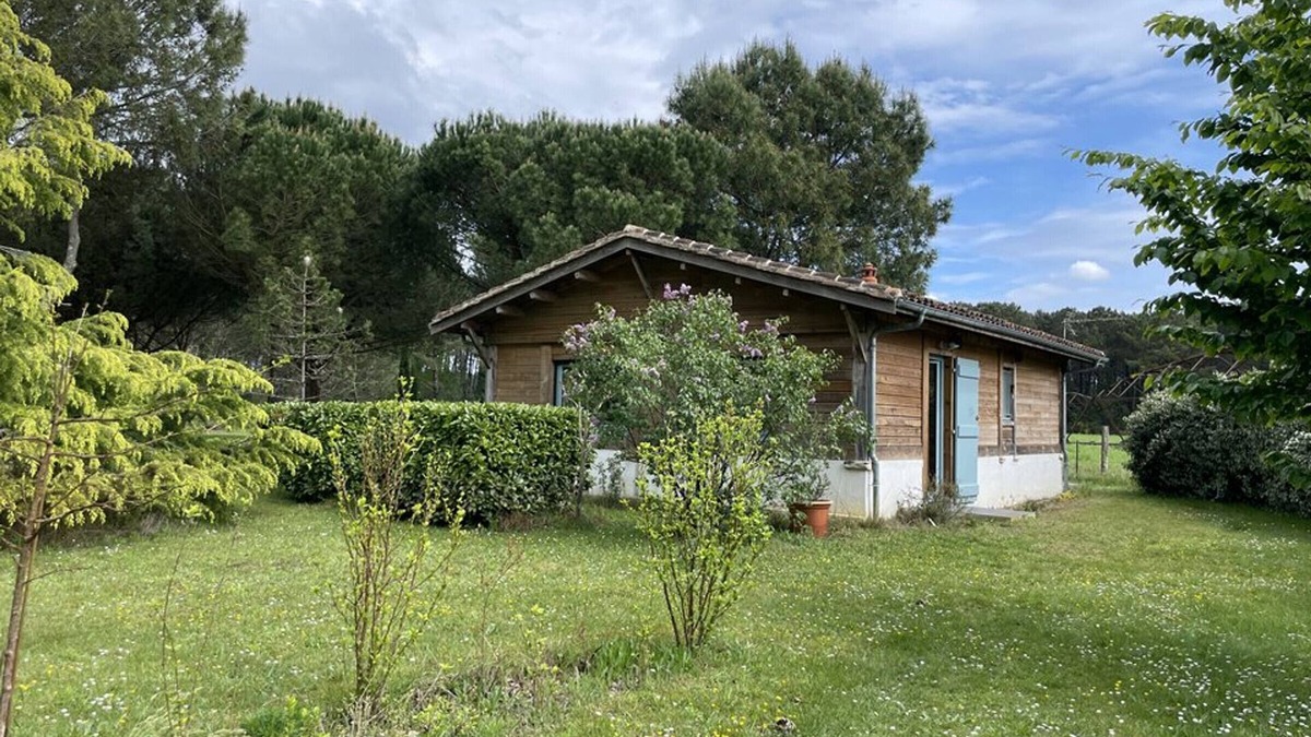 Messanges Villa | Secluded Villa for 4 with Ample Garden and Terrace