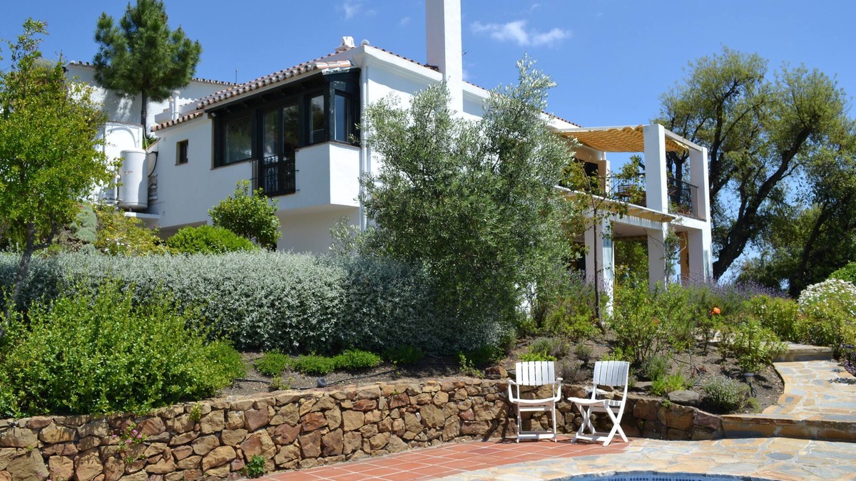 Casares Villa | Secluded Villa with Panoramic Views, Private Heated & Salted Pool & Broadband.