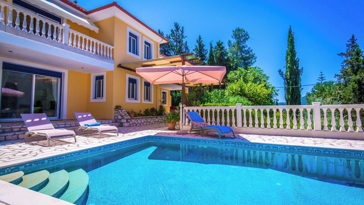 Geni Villa | Secluded Waterfront Villa with Private jetty - 3/4 bedrooms & private pool