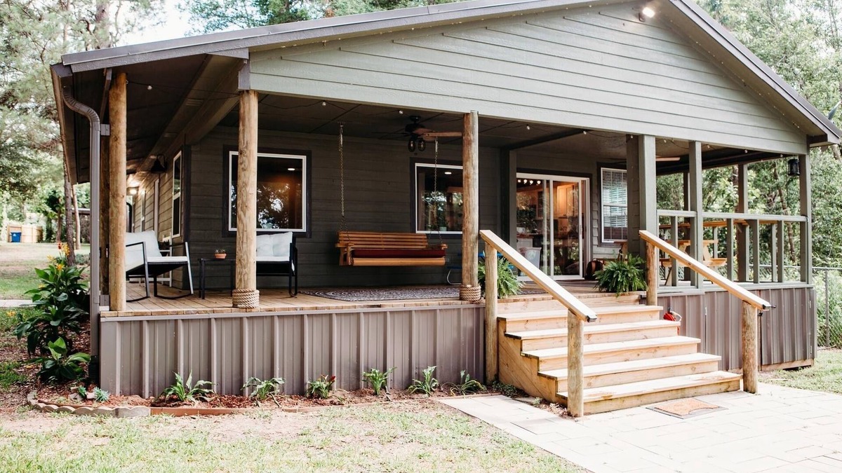 Larue Cabin | Secluded WATERFRONT CABIN with wifi, private dock with boat lift and courtyard