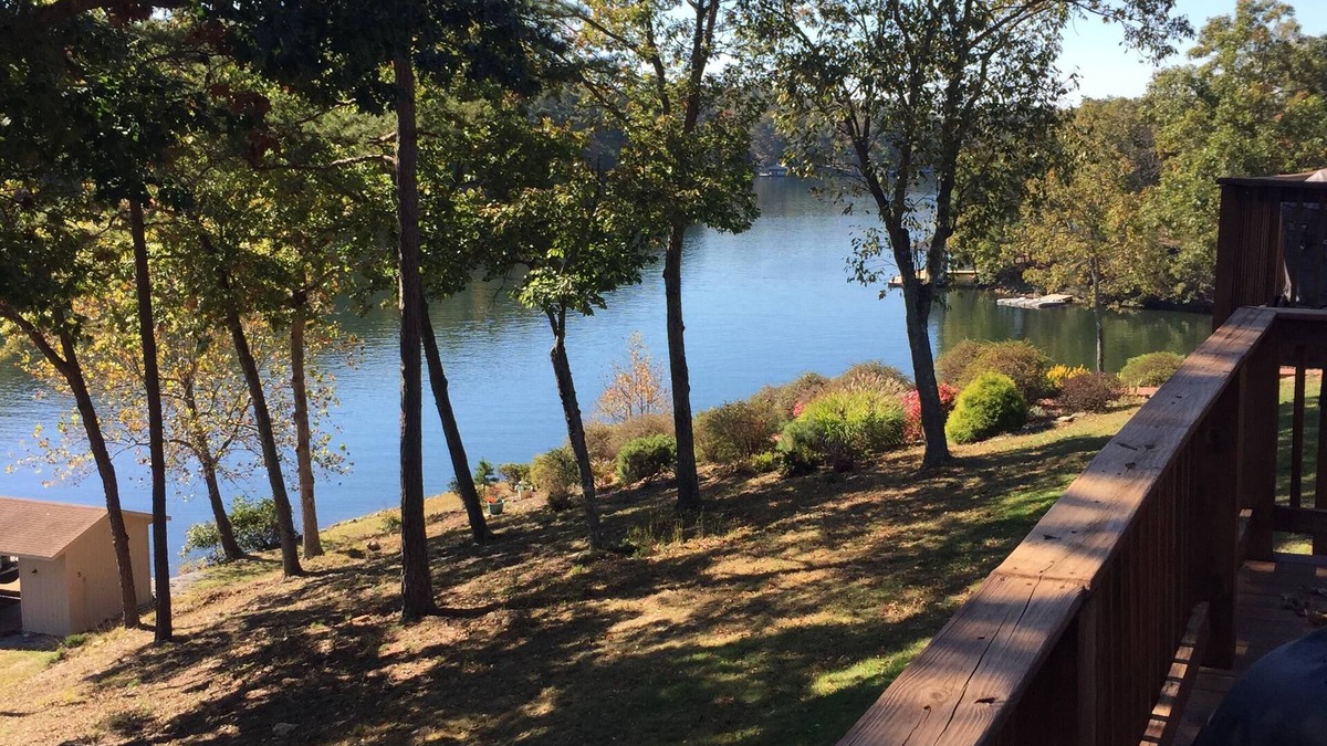 Huddleston Cabin | Secluded Waterfront Get Away on Smith Mountain Lake