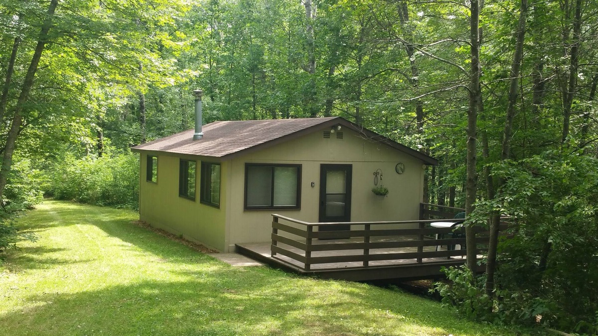 Markville Cabin | Secluded wilderness cottage hideaway