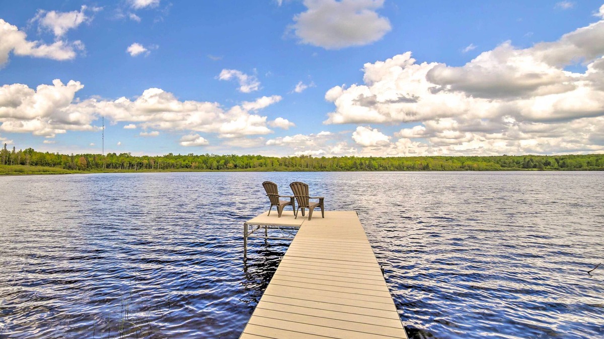 Watersmeet Cabin | Secluded Woodsy Watersmeet Cabin w/Fire Pit!