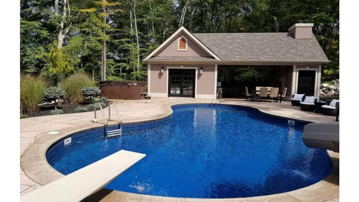 Pine Bush House | Seclusion and Romance-Hot Tub is HOT, HOT, HOT!