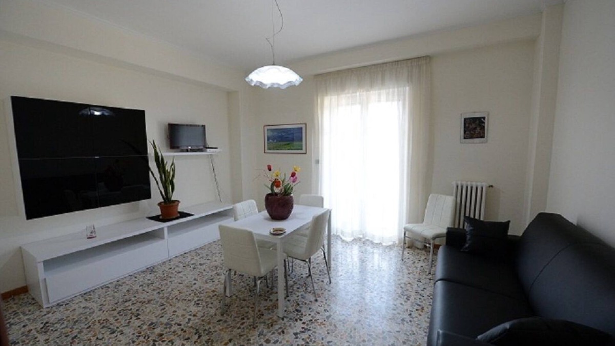 Quartiere XXVII Primavalle Apartment | Second floor apartment Casa Amena near Vatican, Metro, parking.