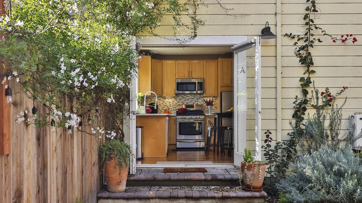 North of the Panhandle Cottage | Secret cottage - with parking